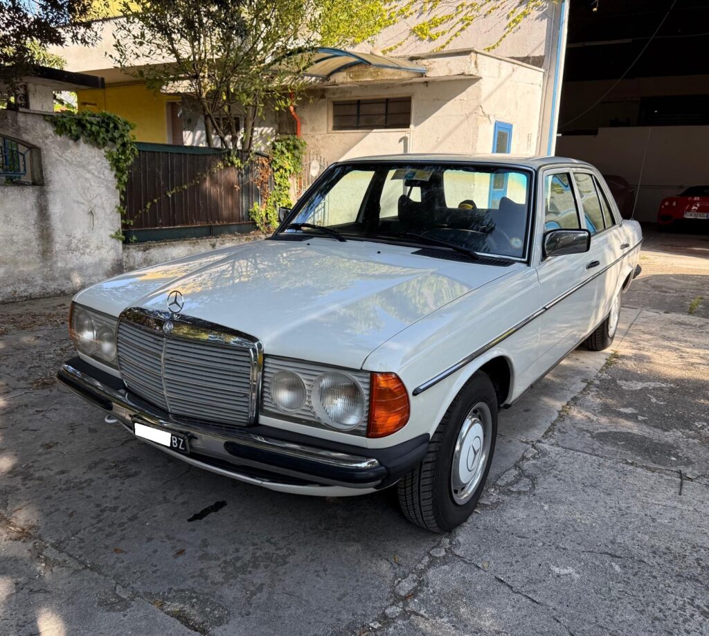 MERCEDES 200