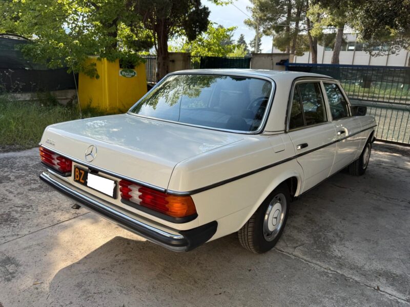 MERCEDES 200
