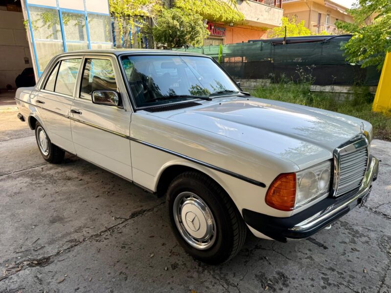 MERCEDES 200
