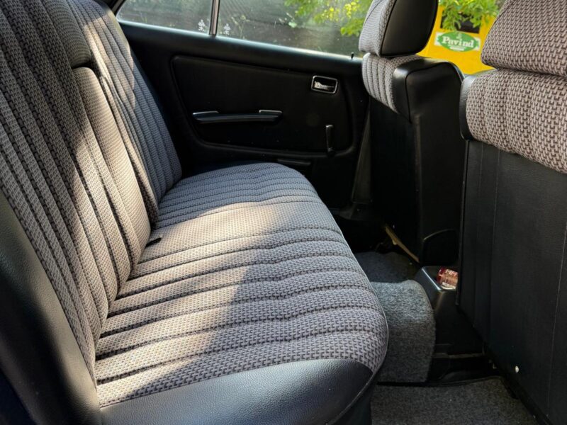 MERCEDES 200