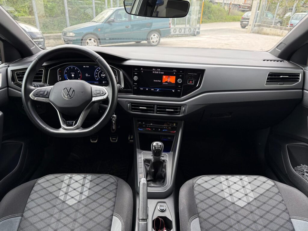 VOLKSWAGEN TAIGO 1.0 TSI R-LINE