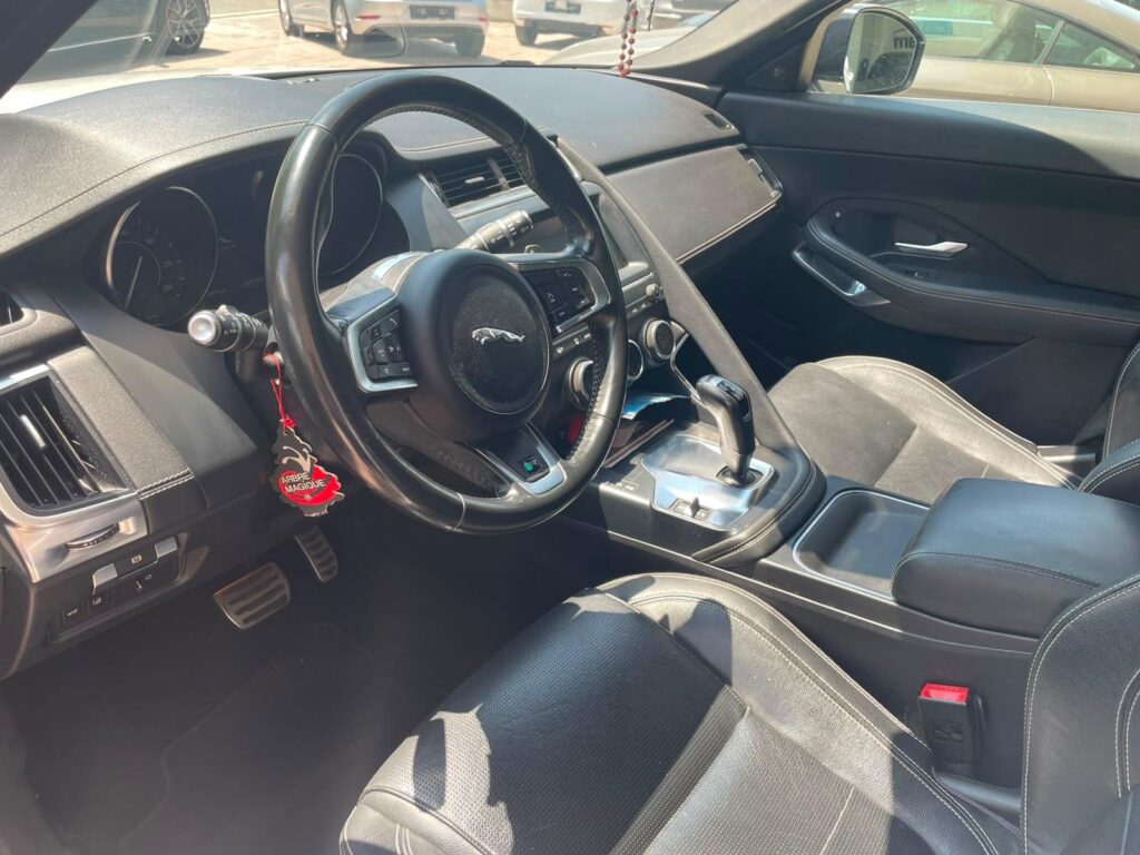 Jaguar E-Pace 2.0d i4 R-Dynamic HSE awd 180cv auto my19